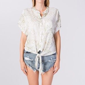 NWT Olivaceous Snake Print Top (Size MED)